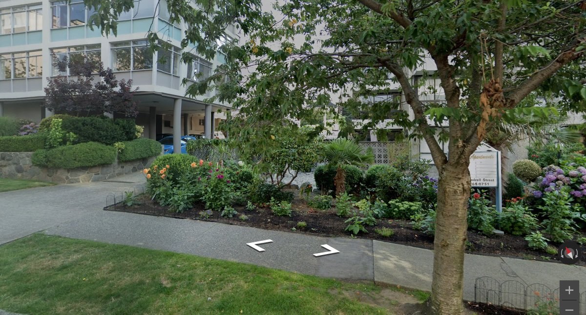 Parkwood Manor photo 3
